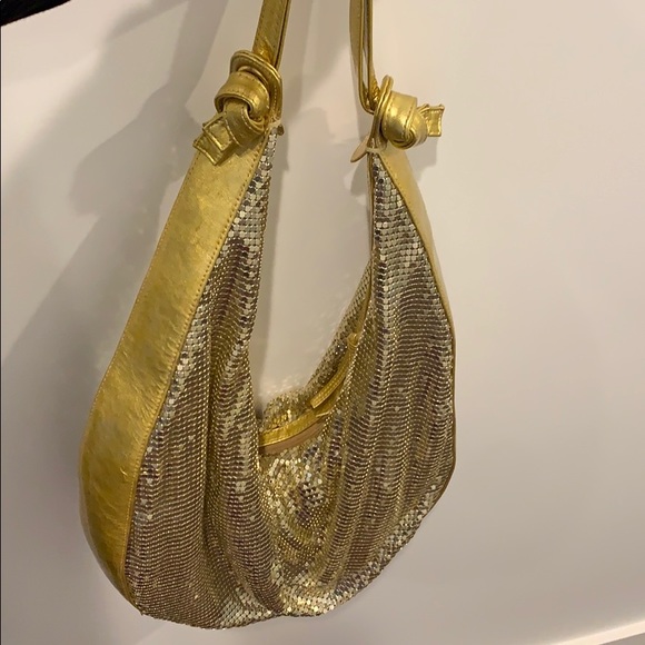70s style :: Groovy Gold Disco metal purse - Picture 2 of 7
